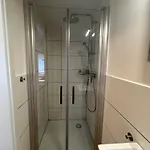 Private Mit Kuechennutzung Und In Rheinnaehe *
