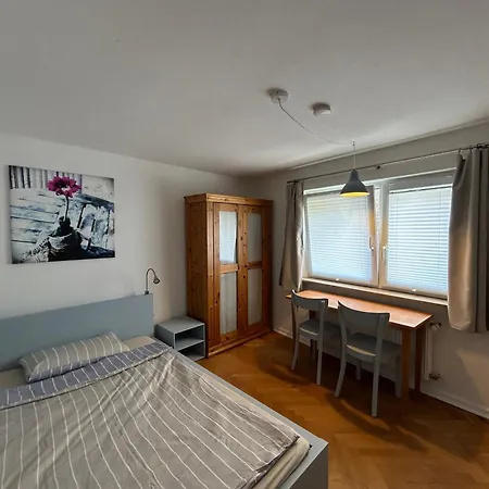 Private Zimmer Mit Kuechennutzung Und In Rheinnaehe بيت ضيافة