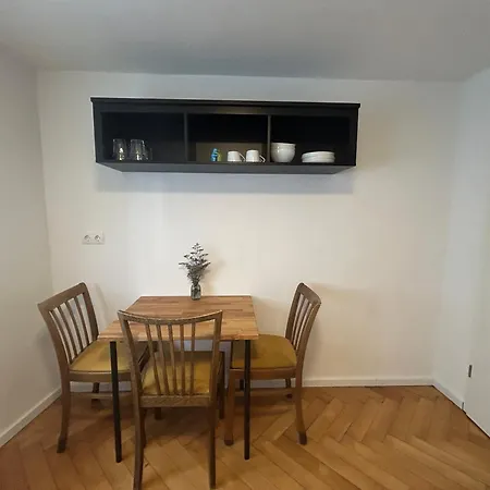 بيت ضيافة Private Zimmer Mit Kuechennutzung Und In Rheinnaehe بون