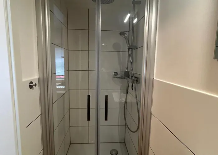 Private Zimmer Mit Kuechennutzung Und In Rheinnaehe *