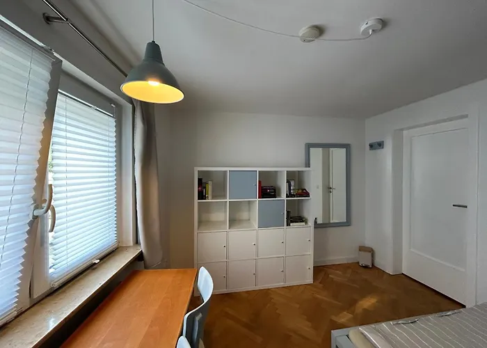 Private Zimmer Mit Kuechennutzung Und In Rheinnaehe بيت ضيافة